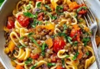 One-Pot-Pasta mit Linsen, gesundes Rezept in einem Topf zubereitet